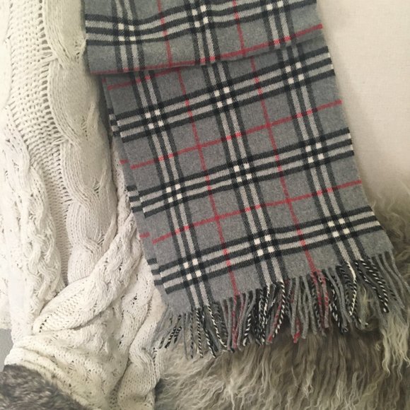 Burberry  Wool Scarf - Picture 1 of 8